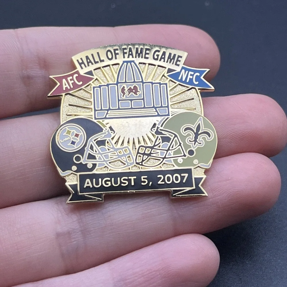 NFL Hall Of Fame Game 2007 Pittsburgh‎ Steelers New Orleans Saints Lapel Hat Pin